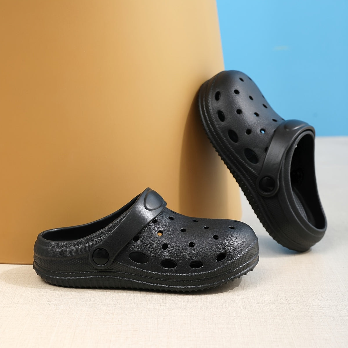 Perforated Kids Clogs with Thick EVA Sole, Lightweight Round-Toe Slip-On Shoes for Boys and Girls in Five Colors for Indoor and Outdoor Casual Wear
