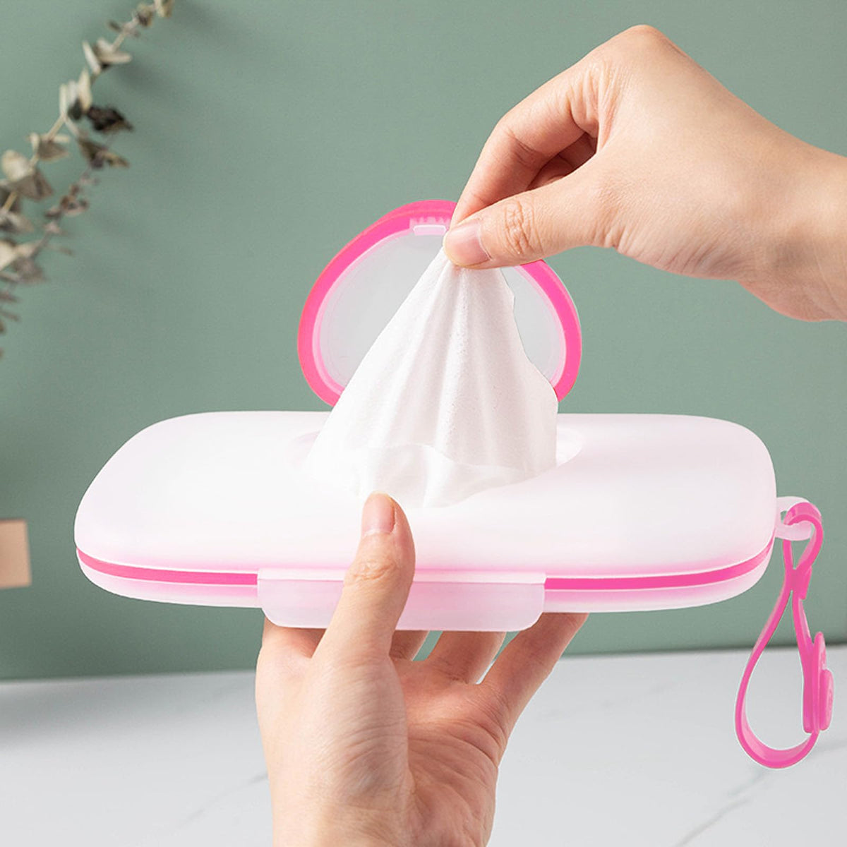 Heart-Shaped Compact Wipes Dispenser with Transparent Lid, Portable Single Wet Wipe Holder with Ergonomic Handle ā Ideal for Face Masks, Baby Wipes & Travel Essentials, Available in Various Colors