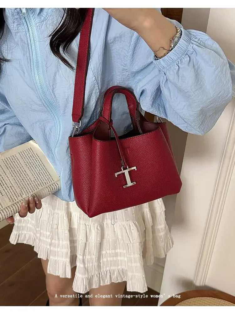 Diaper Tote Bag with Leather-Look Finish, Top Handles and Long Shoulder Strap, Vintage-Style Baby Essentials Handbag for Moms and Everyday Outings
