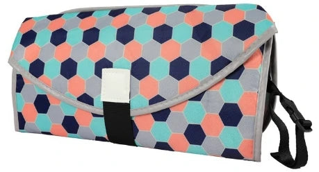 Portable Diaper Changing Mat 64 x 70 cm in Oxford Fabric and Tarpaulin, Waterproof Foldable Baby Change Pad for Diaper Bags and Everyday Outings