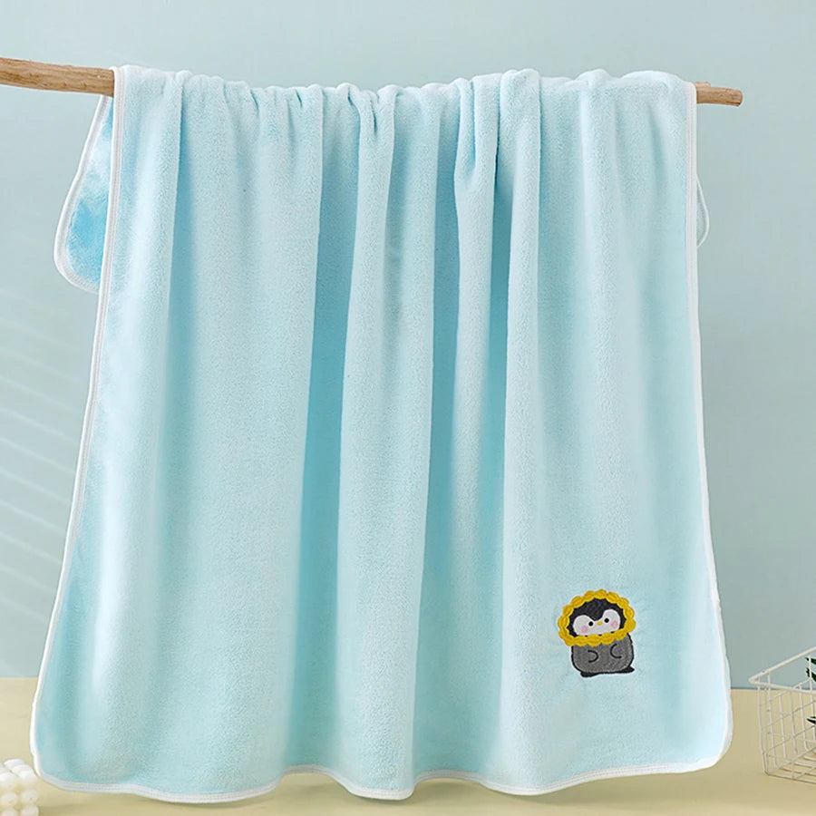 Coral Fleece Baby Bath Towel with Cute Animal Motifs, Soft Thickened Bath Wrap for Supervised Newborn Drying in Four Character Styles