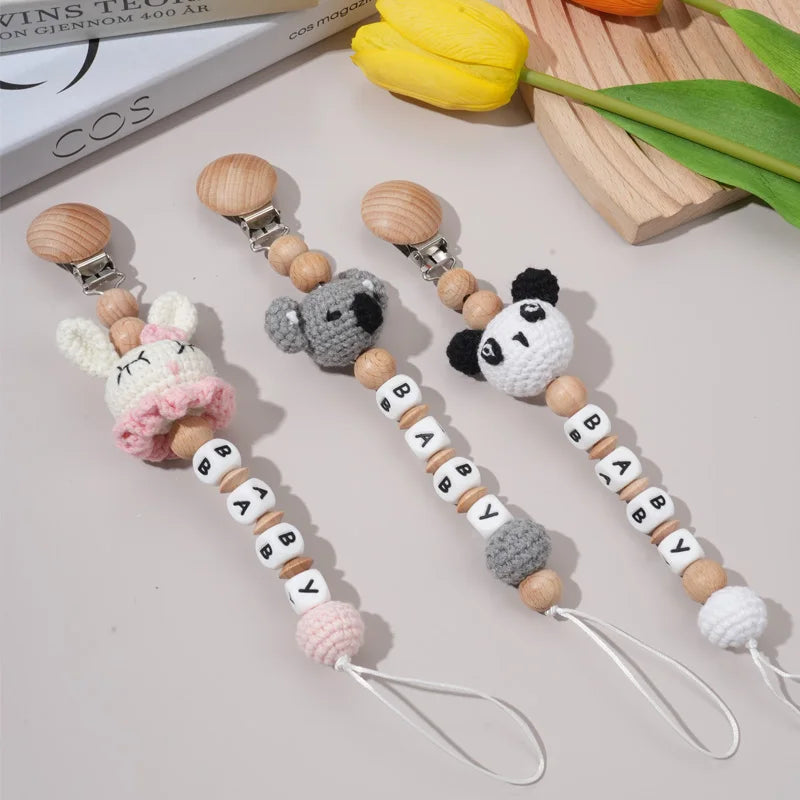 Custom Name Pacifier Clip with Crochet Animal Detail, Beech Wood Holder and Letter Beads, Personalized Baby Shower Gift for Everyday Outings