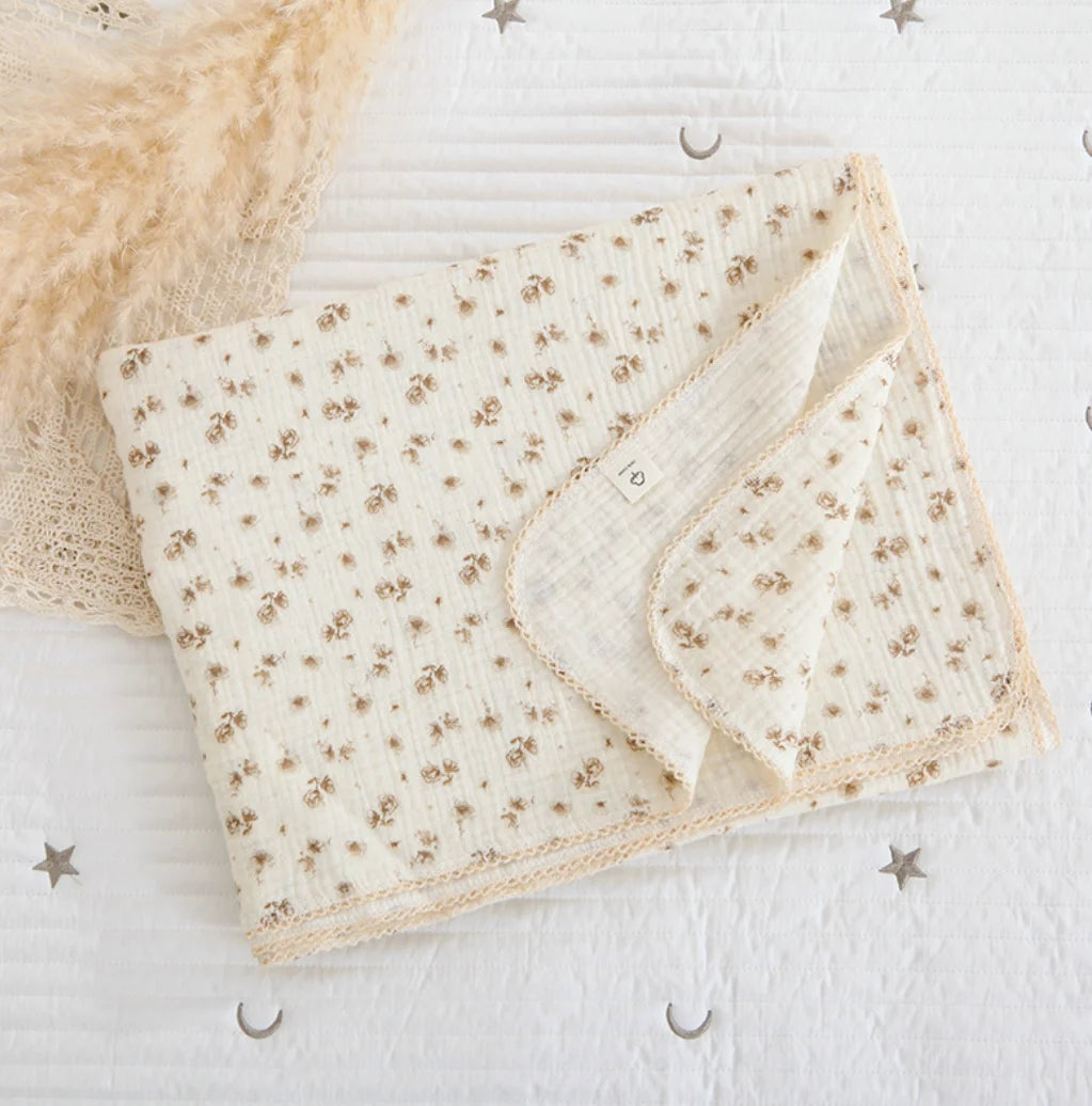 Large Muslin Baby Blanket, 150 x 120 cm Two-Layer Cotton Receiving Wrap with Floral Prints and Decorative Scalloped Edges for Supervised Cuddles