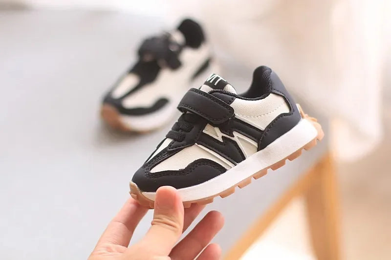 Toddler Hook and Loop Sneakers with Contrast Panels, Lightweight Breathable Soft-Sole Sports Shoes in Grey, Beige or Black for Everyday Casual Wear