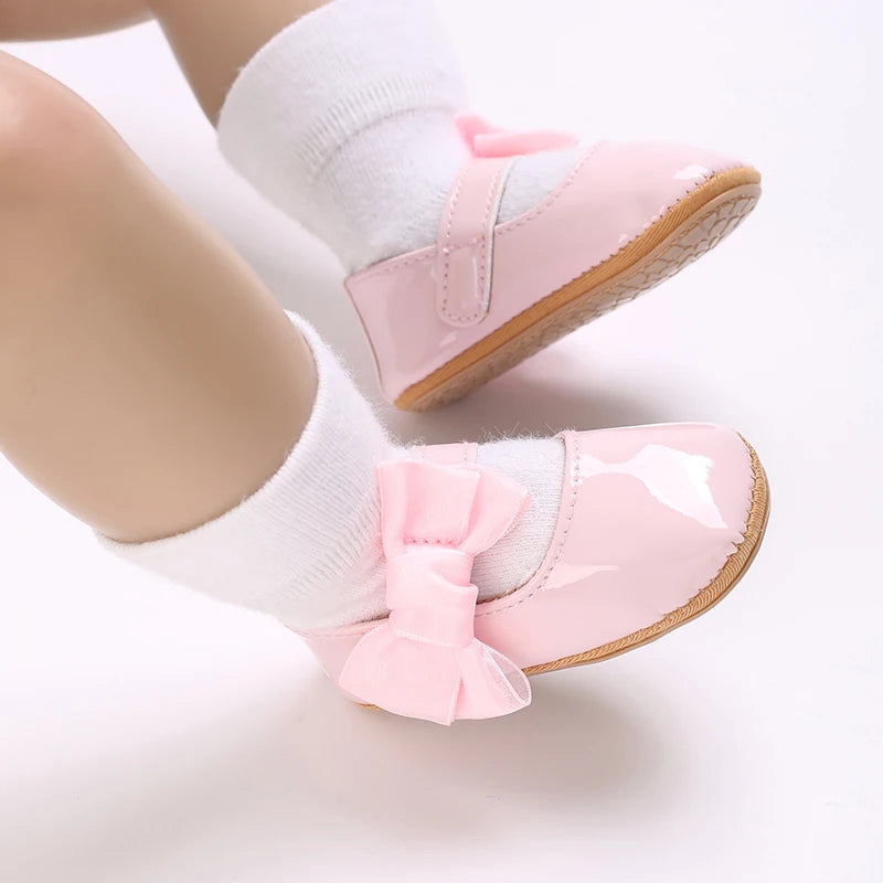 Baby Girl Mary Jane Shoes with Bow Detail and Glossy Finish, Round-Toe Infant Dress Flats for Spring Outfits, Parties and Photos, 0-18 Months