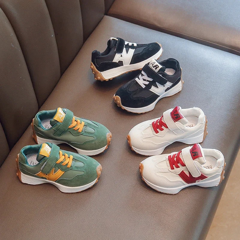 Kids Retro-Style Low-Top Sneakers with Adjustable Strap, Lace Detailing and Contrast Panels in Black, Beige or Green for Spring Fall Outfits