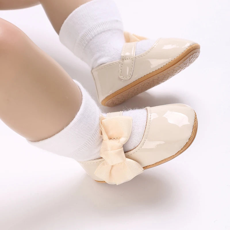 Baby Girl Mary Jane Shoes with Bow Detail and Glossy Finish, Round-Toe Infant Dress Flats for Spring Outfits, Parties and Photos, 0-18 Months