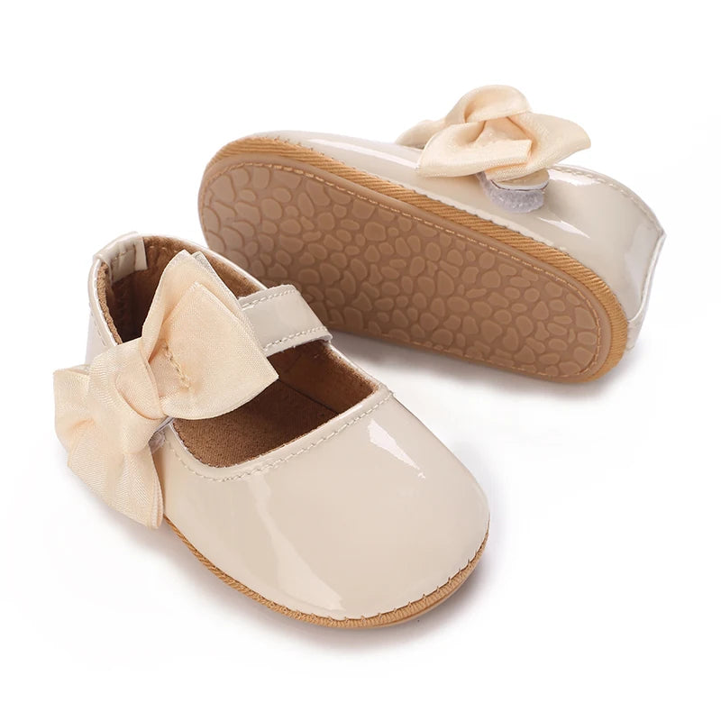 Baby Girl Mary Jane Shoes with Bow Detail and Glossy Finish, Round-Toe Infant Dress Flats for Spring Outfits, Parties and Photos, 0-18 Months