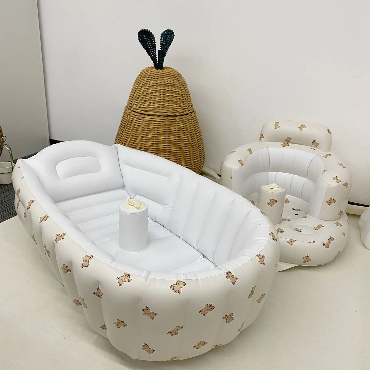 Portable Baby Bath Tub with Built-In Air Pump, Inflatable PVC Bathtub in Animal and Olive Prints for Home Bathing and Family Travel