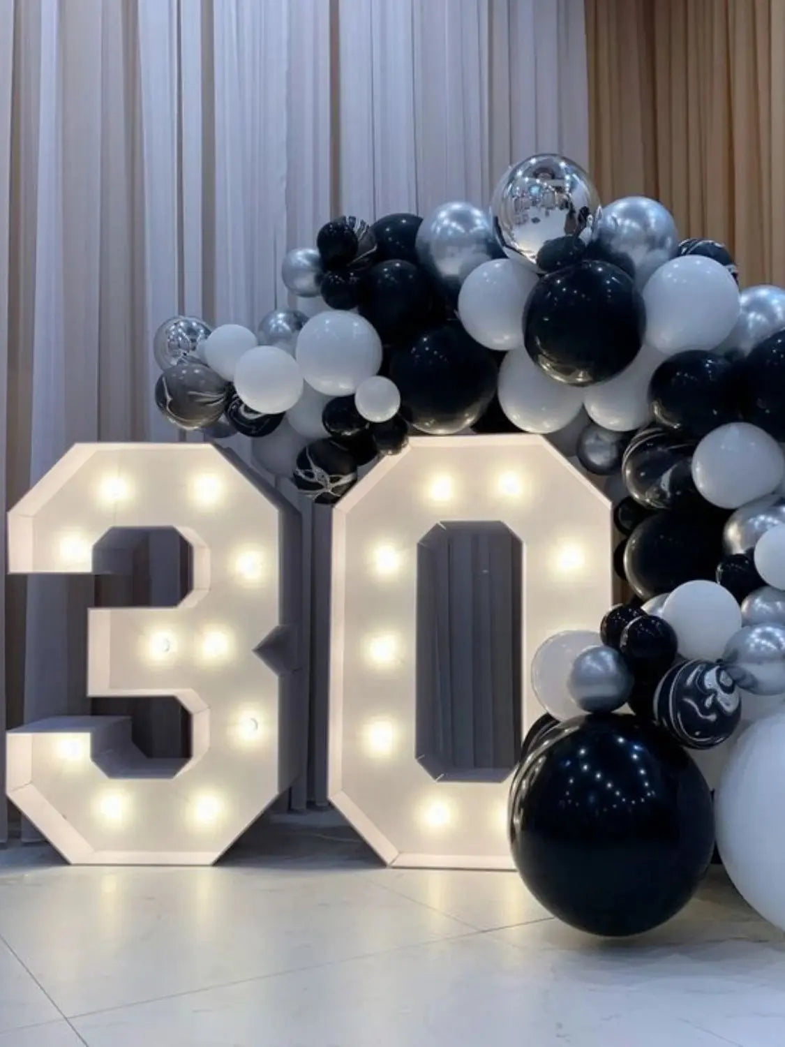 Light Up Marquee Numbers, 73 cm White KT Board Frames with Lights and Support Brackets for Birthday Backdrops and Anniversary Displays