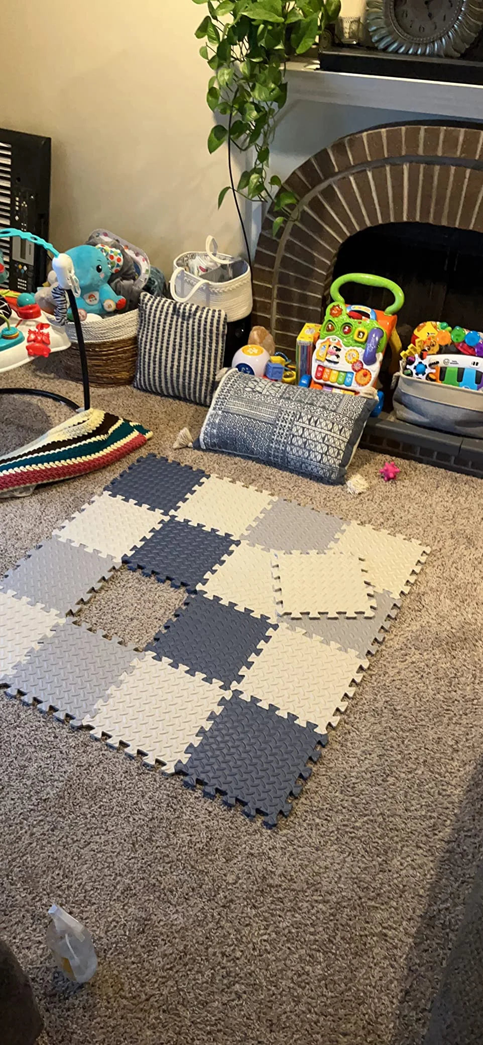 Thick Foam Crawling Mat Tiles, 8-Piece Interlocking Set with 2.5 cm Padding and 30 cm Squares for Nursery Corners and Supervised Baby Floor Play