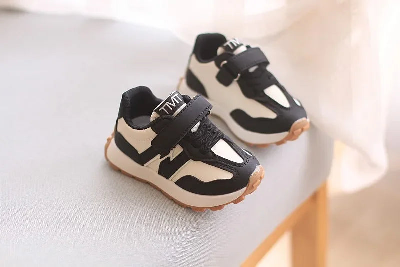Toddler Hook and Loop Sneakers with Contrast Panels, Lightweight Breathable Soft-Sole Sports Shoes in Grey, Beige or Black for Everyday Casual Wear