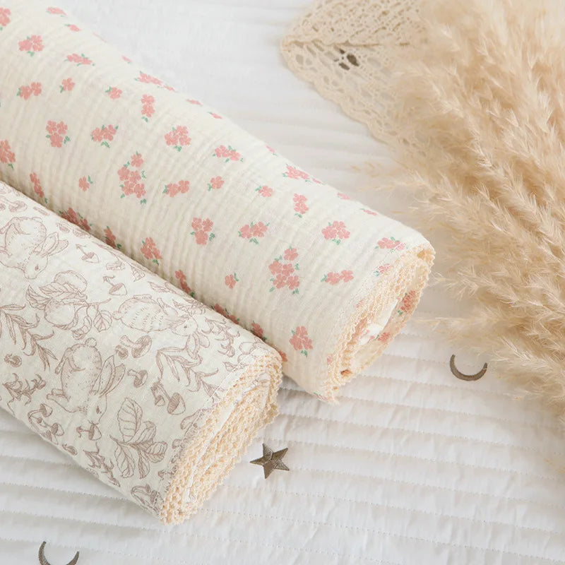 Large Muslin Baby Blanket, 150 x 120 cm Two-Layer Cotton Receiving Wrap with Floral Prints and Decorative Scalloped Edges for Supervised Cuddles