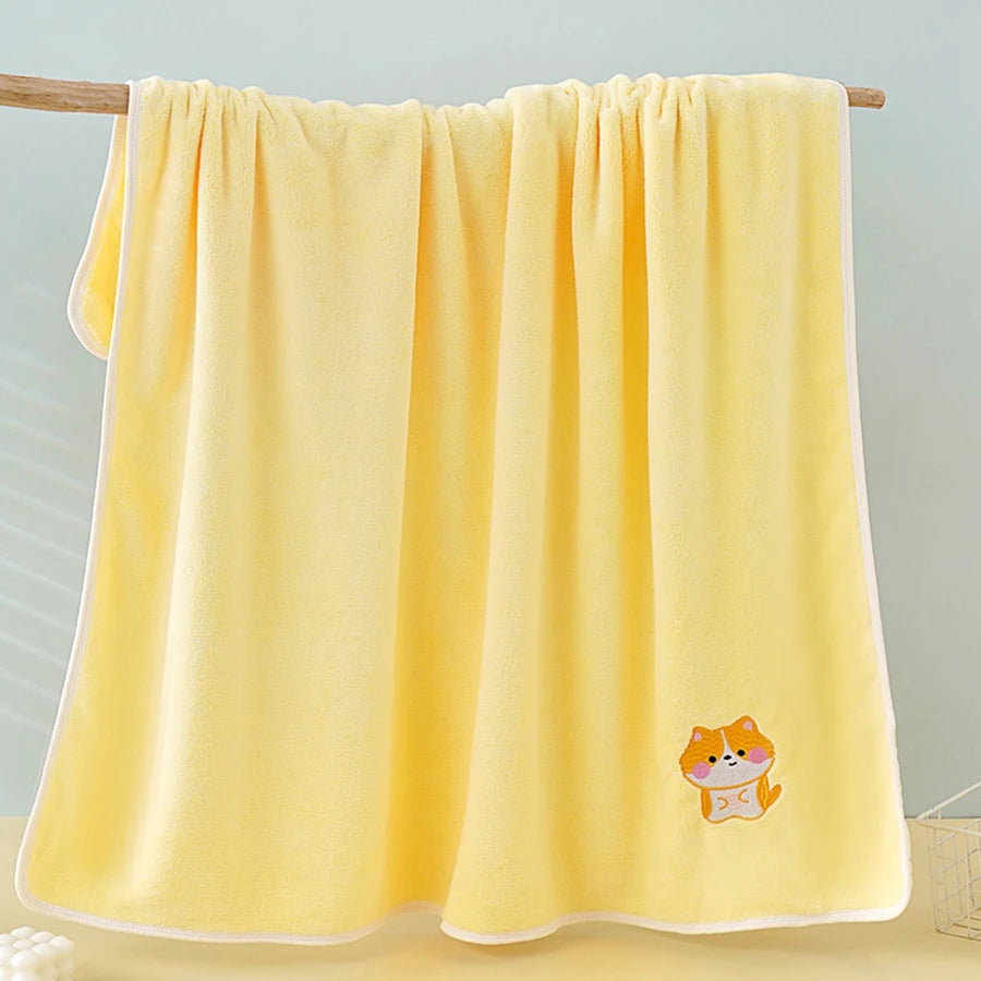 Coral Fleece Baby Bath Towel with Cute Animal Motifs, Soft Thickened Bath Wrap for Supervised Newborn Drying in Four Character Styles