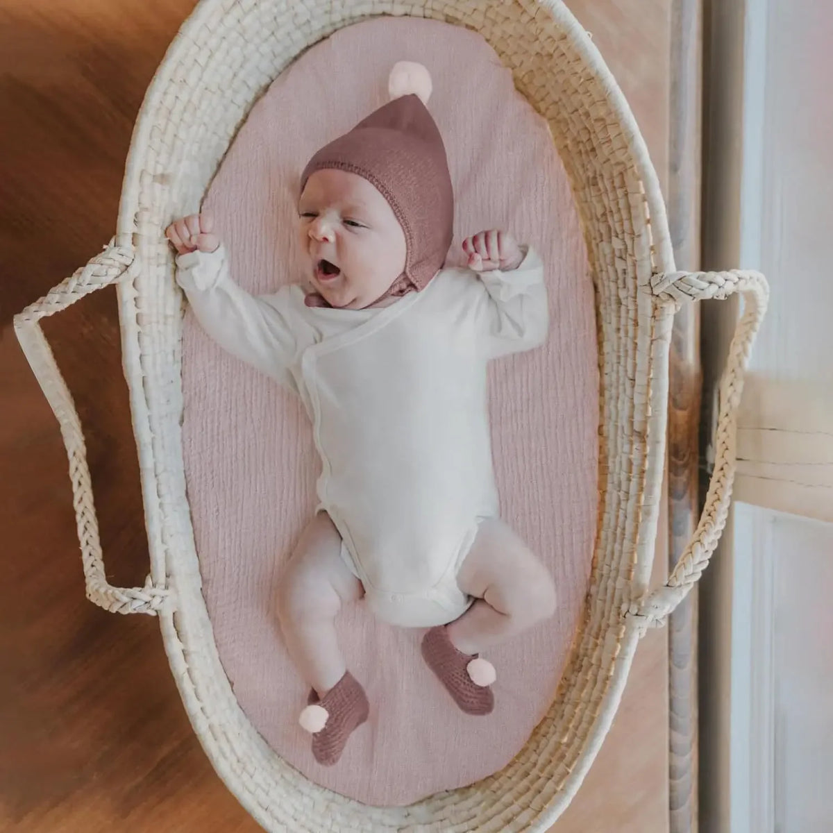 Cotton Bassinet Mattress Covers 2-Pack, Removable Washable Cradle Fitted Sheets with Textured Fabric for Compatible Nursery Mattresses