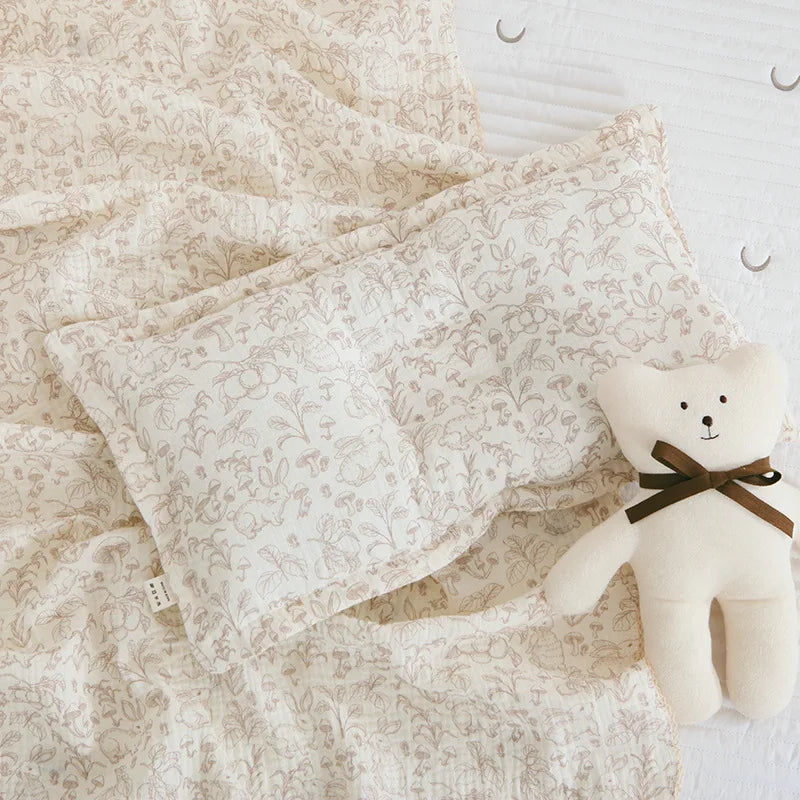 Large Muslin Baby Blanket, 150 x 120 cm Two-Layer Cotton Receiving Wrap with Floral Prints and Decorative Scalloped Edges for Supervised Cuddles