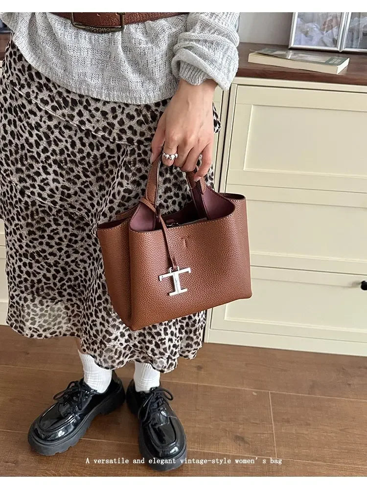 Diaper Tote Bag with Leather-Look Finish, Top Handles and Long Shoulder Strap, Vintage-Style Baby Essentials Handbag for Moms and Everyday Outings