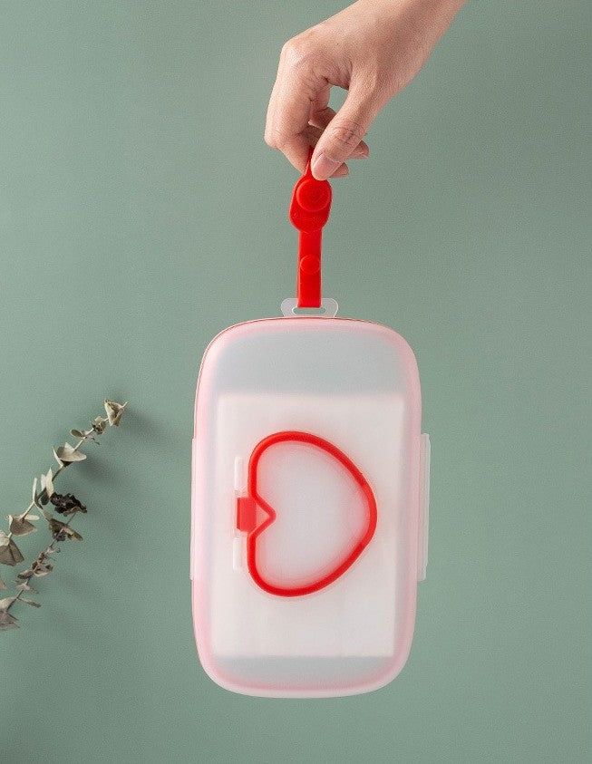Heart-Shaped Compact Wipes Dispenser with Transparent Lid, Portable Single Wet Wipe Holder with Ergonomic Handle ā Ideal for Face Masks, Baby Wipes & Travel Essentials, Available in Various Colors