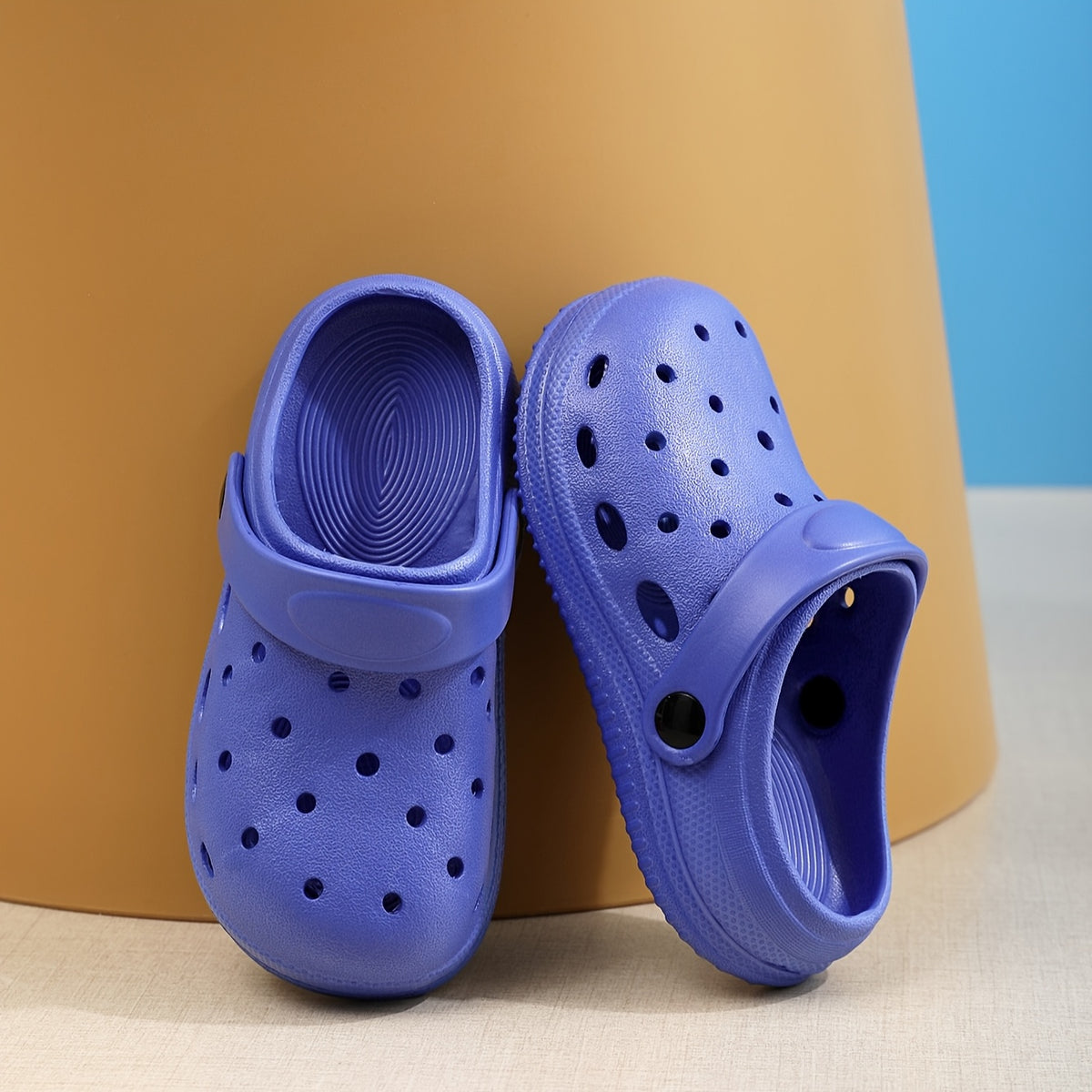 Toddler EVA Slip-On Clogs with Ventilation Holes and Heel Strap, Thick-Sole Round-Toe Casual Shoes for Boys and Girls in Five Colors for Home and Outdoor Outfits