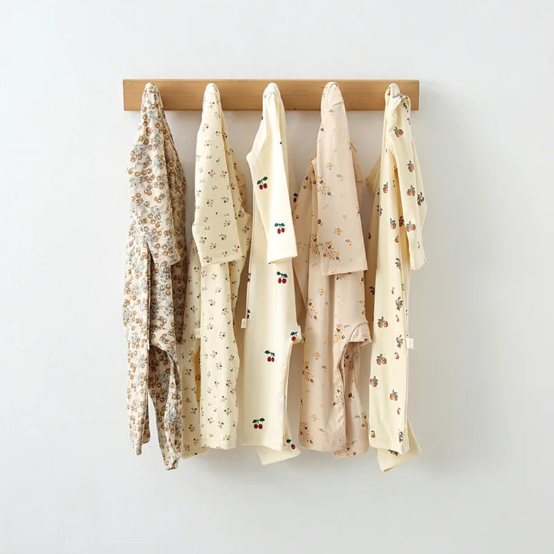 Printed Cotton Baby Romper with Long Sleeves and Footless Legs, Floral and Fruit Pattern One-Piece Outfit for Boys and Girls, Separate Hat Options