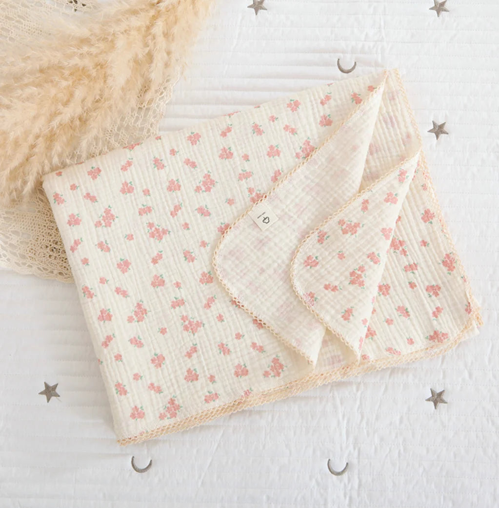 Large Muslin Baby Blanket, 150 x 120 cm Two-Layer Cotton Receiving Wrap with Floral Prints and Decorative Scalloped Edges for Supervised Cuddles