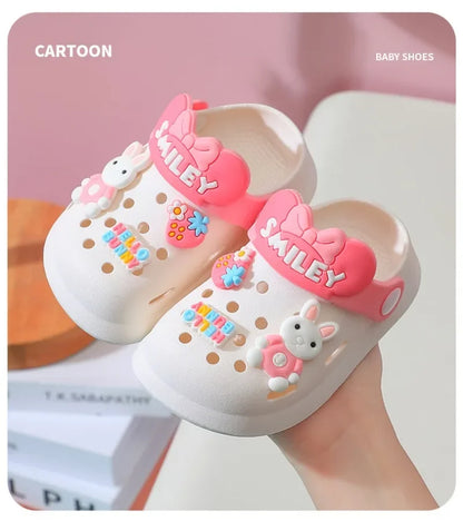 Toddler Bunny and Bear Clogs with Cartoon Decorations, Ventilation Holes and Pivoting Heel Strap for Boys and Girls Casual Summer Outfits, Inner Lengths 12–17 cm