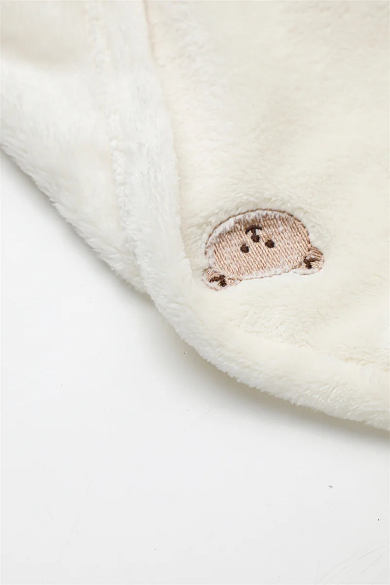 Patterned Baby Throw Blanket, 125 x 90 cm Winter Fleece-Style Cover in Bear, Cherry and More Designs for Supervised Cuddles and New-Parent Gifts
