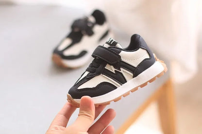 Toddler Hook and Loop Sneakers with Contrast Panels, Lightweight Breathable Soft-Sole Sports Shoes in Grey, Beige or Black for Everyday Casual Wear