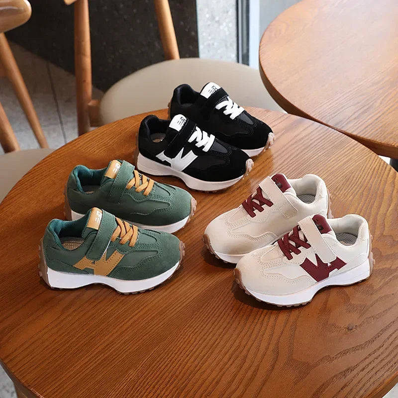 Kids Retro-Style Low-Top Sneakers with Adjustable Strap, Lace Detailing and Contrast Panels in Black, Beige or Green for Spring Fall Outfits