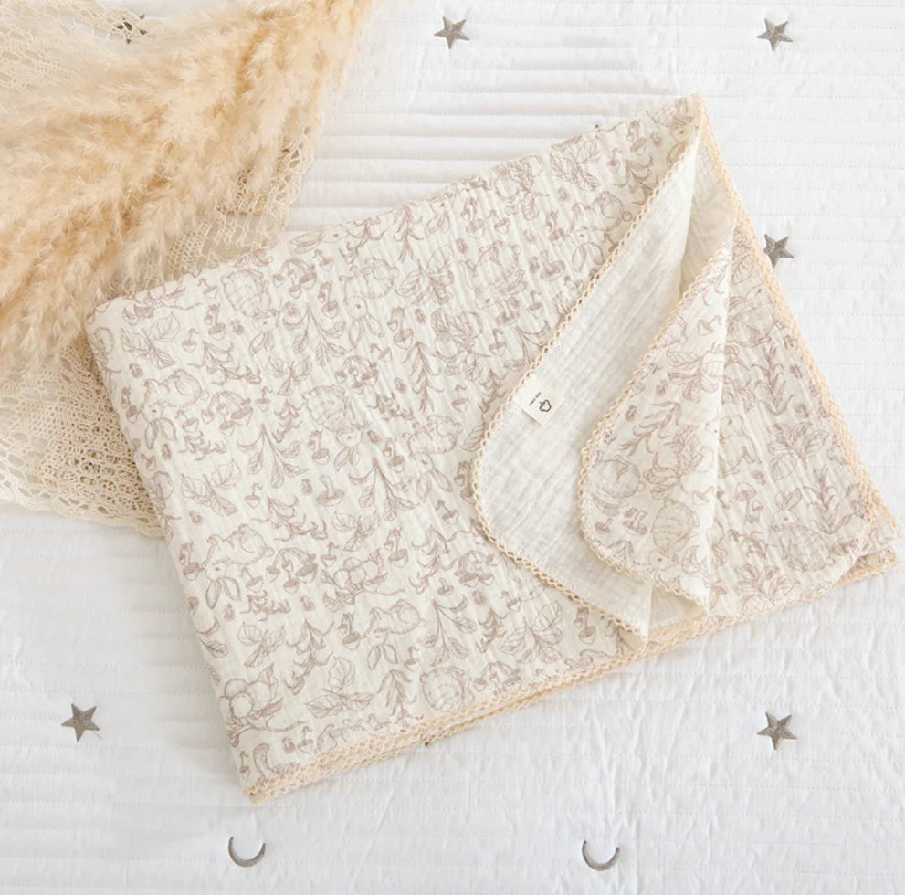 Large Muslin Baby Blanket, 150 x 120 cm Two-Layer Cotton Receiving Wrap with Floral Prints and Decorative Scalloped Edges for Supervised Cuddles