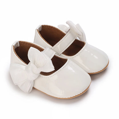 Baby Girl Mary Jane Shoes with Bow Detail and Glossy Finish, Round-Toe Infant Dress Flats for Spring Outfits, Parties and Photos, 0-18 Months