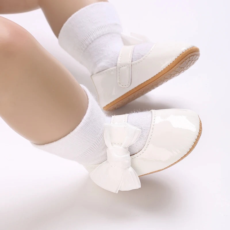 Baby Girl Mary Jane Shoes with Bow Detail and Glossy Finish, Round-Toe Infant Dress Flats for Spring Outfits, Parties and Photos, 0-18 Months