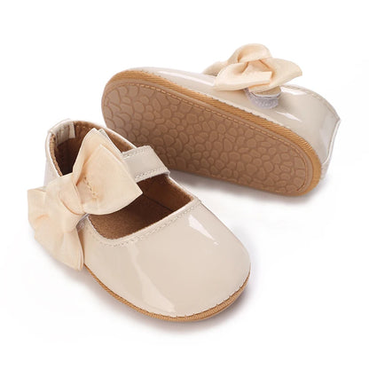 Baby Girl Mary Jane Shoes with Bow Detail and Glossy Finish, Round-Toe Infant Dress Flats for Spring Outfits, Parties and Photos, 0-18 Months