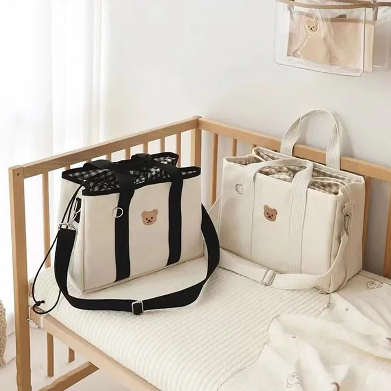 Diaper Tote Bag with Bear Motif, Carry Handles and Shoulder Strap, Baby Essentials Handbag for Moms and Dads, Everyday Outings and Nursery Organization