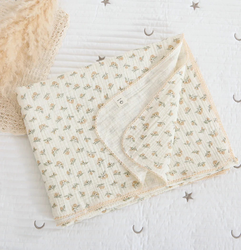 Large Muslin Baby Blanket, 150 x 120 cm Two-Layer Cotton Receiving Wrap with Floral Prints and Decorative Scalloped Edges for Supervised Cuddles