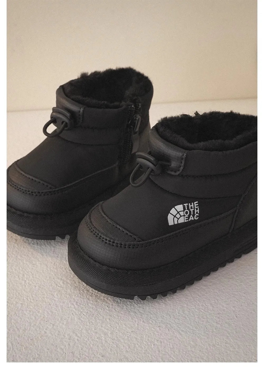 Plush-Lined Kids Snow Boots with Side Zippers and Chunky Platform Soles, Boys and Girls Winter Ankle Boots in Pink, Black and Ivory