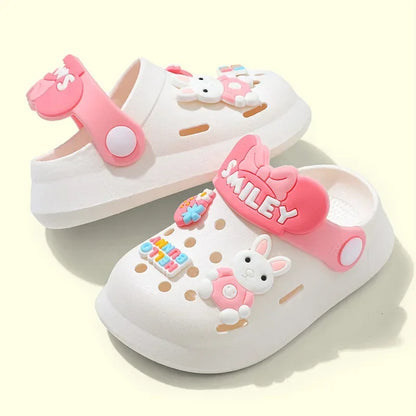 Toddler Bunny and Bear Clogs with Cartoon Decorations, Ventilation Holes and Pivoting Heel Strap for Boys and Girls Casual Summer Outfits, Inner Lengths 12–17 cm