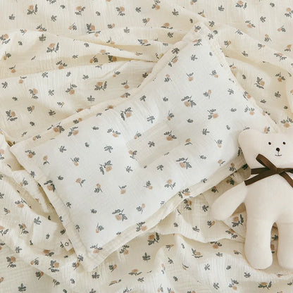 Large Muslin Baby Blanket, 150 x 120 cm Two-Layer Cotton Receiving Wrap with Floral Prints and Decorative Scalloped Edges for Supervised Cuddles