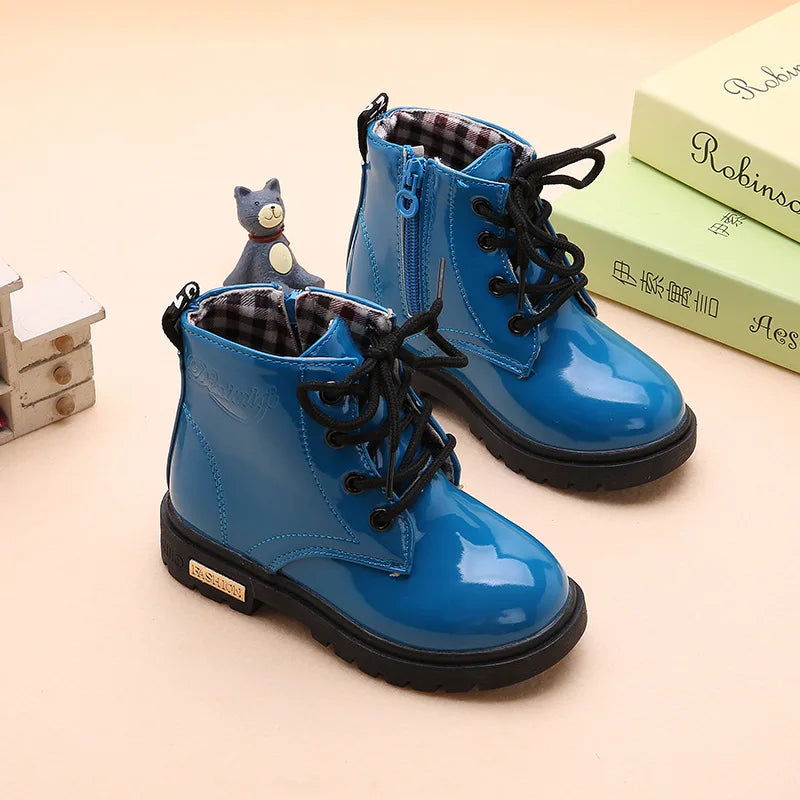 Kids Lace-Up Ankle Boots in PU Leather, Glossy Fashion Shoes for Boys and Girls with Black Soles, Five Colors and Sizes 21–37 for Spring and Fall