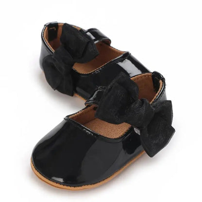 Baby Girl Mary Jane Shoes with Bow Detail and Glossy Finish, Round-Toe Infant Dress Flats for Spring Outfits, Parties and Photos, 0-18 Months