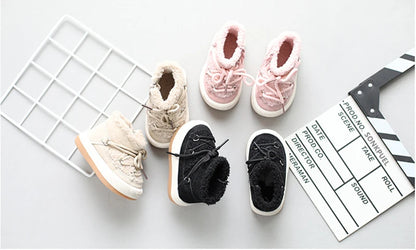 Toddler Plush Panel Lace-Up Boots with Rubber Soles and Cozy Cuffs, Beige, Black or Pink Winter Ankle Shoes for Boys and Girls, 12-15.5 cm Insoles