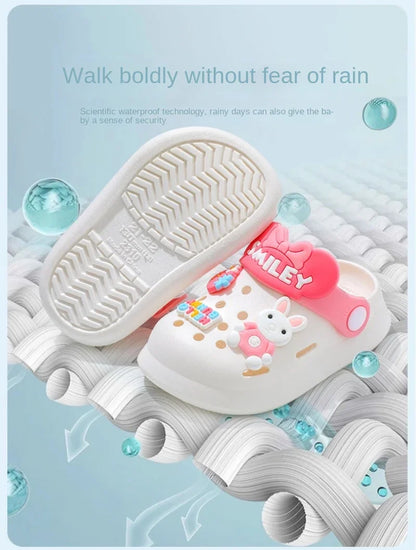 Toddler Bunny and Bear Clogs with Cartoon Decorations, Ventilation Holes and Pivoting Heel Strap for Boys and Girls Casual Summer Outfits, Inner Lengths 12–17 cm