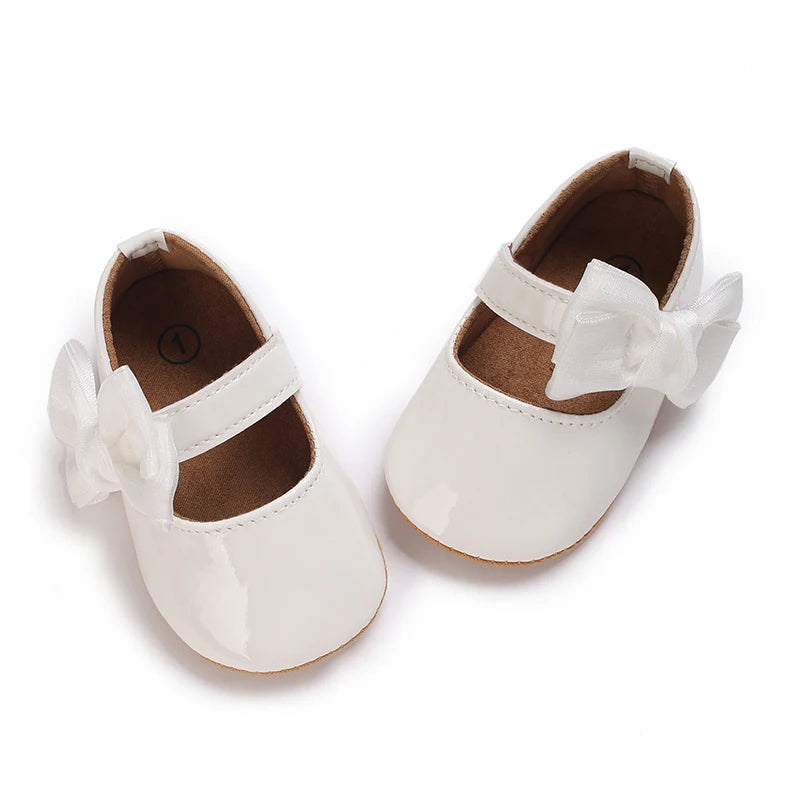 Baby Girl Mary Jane Shoes with Bow Detail and Glossy Finish, Round-Toe Infant Dress Flats for Spring Outfits, Parties and Photos, 0-18 Months