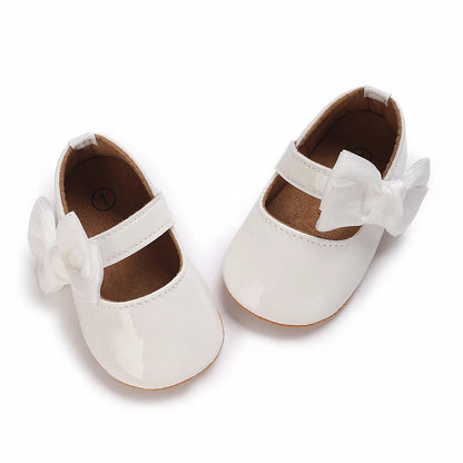 Baby Girl Mary Jane Shoes with Bow Detail and Glossy Finish, Round-Toe Infant Dress Flats for Spring Outfits, Parties and Photos, 0-18 Months