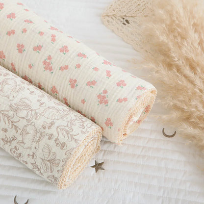 Large Muslin Baby Blanket, 150 x 120 cm Two-Layer Cotton Receiving Wrap with Floral Prints and Decorative Scalloped Edges for Supervised Cuddles