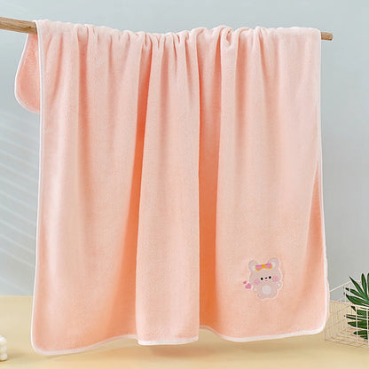 Coral Fleece Baby Bath Towel with Cute Animal Motifs, Soft Thickened Bath Wrap for Supervised Newborn Drying in Four Character Styles