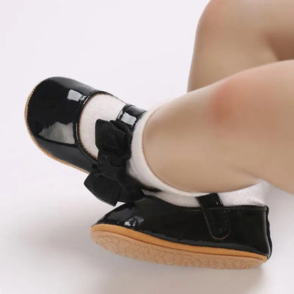 Baby Girl Mary Jane Shoes with Bow Detail and Glossy Finish, Round-Toe Infant Dress Flats for Spring Outfits, Parties and Photos, 0-18 Months