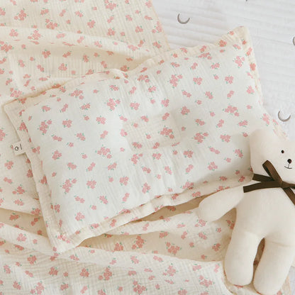 Large Muslin Baby Blanket, 150 x 120 cm Two-Layer Cotton Receiving Wrap with Floral Prints and Decorative Scalloped Edges for Supervised Cuddles