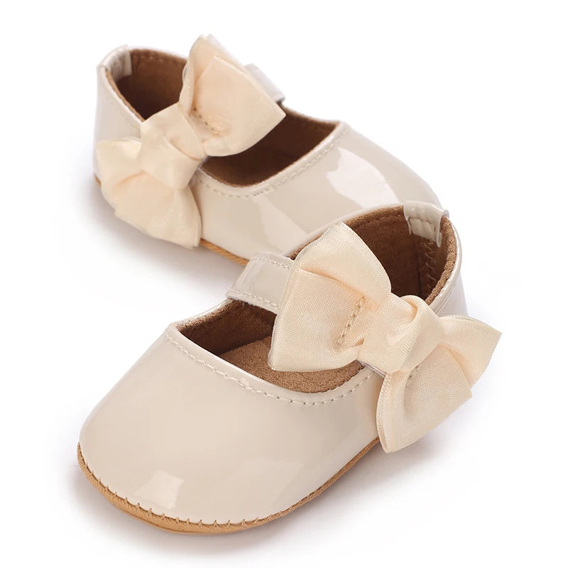 Baby Girl Mary Jane Shoes with Bow Detail and Glossy Finish, Round-Toe Infant Dress Flats for Spring Outfits, Parties and Photos, 0-18 Months
