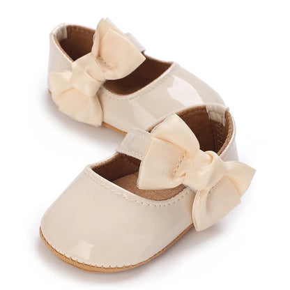 Baby Girl Mary Jane Shoes with Bow Detail and Glossy Finish, Round-Toe Infant Dress Flats for Spring Outfits, Parties and Photos, 0-18 Months